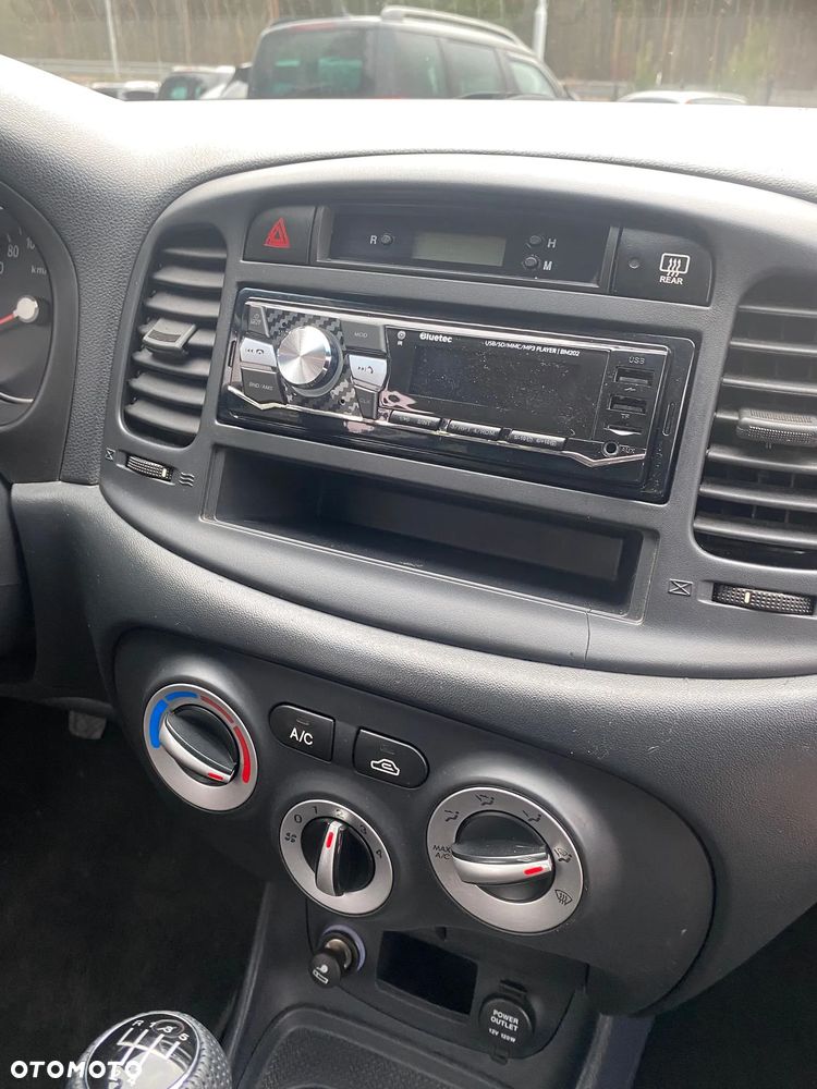 Hyundai Accent 1.4 GL - 8