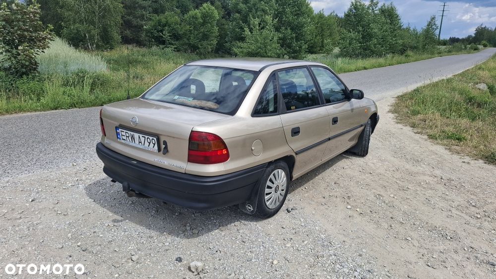 Opel Astra - 2