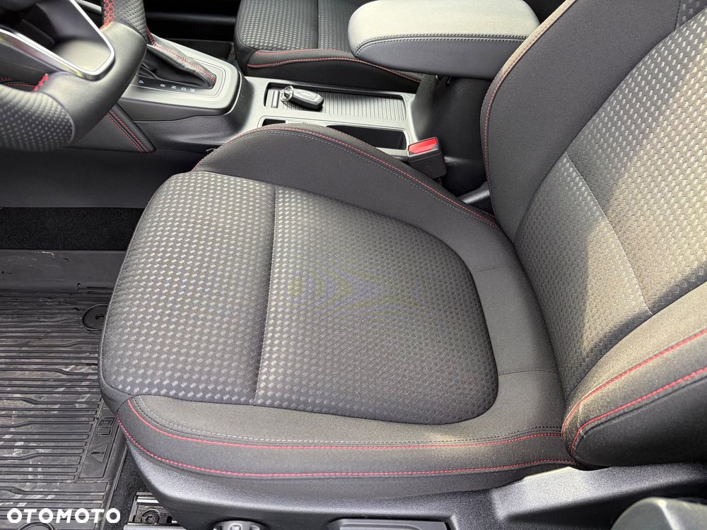 Ford Focus 1.0 EcoBoost Hybrid ST-LINE - 29