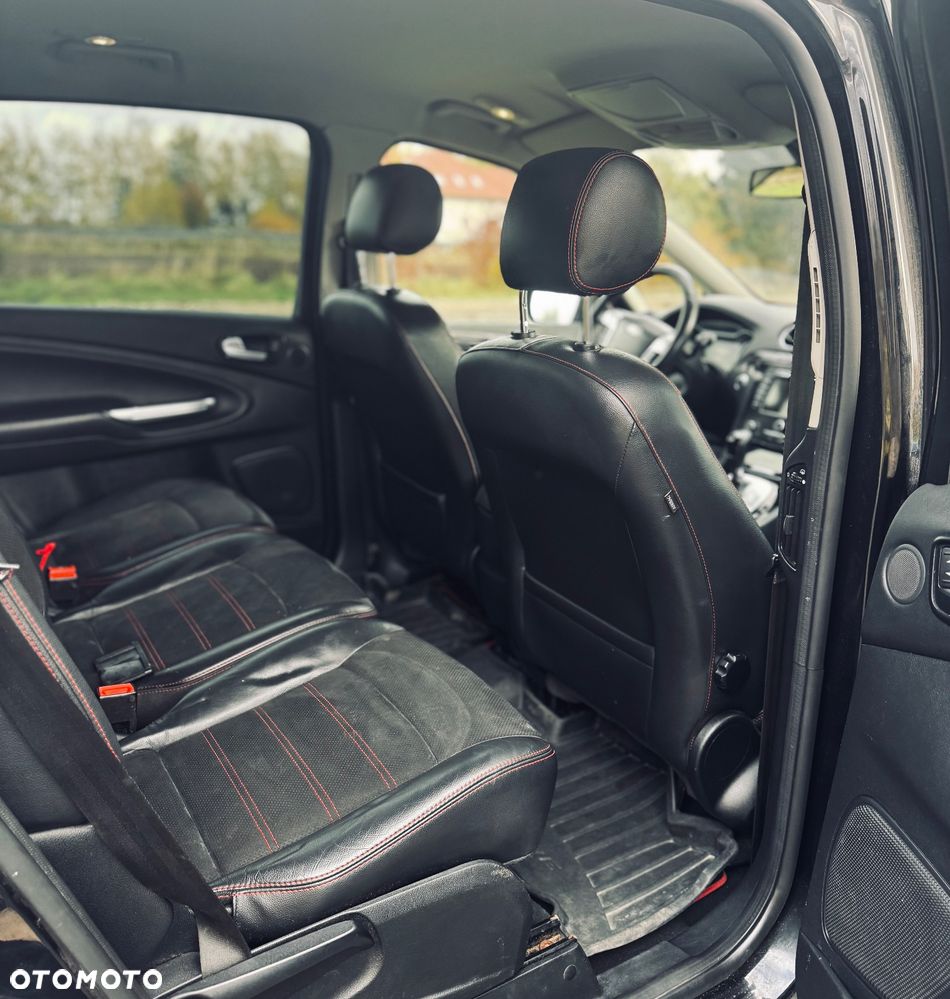 Ford S-Max - 13