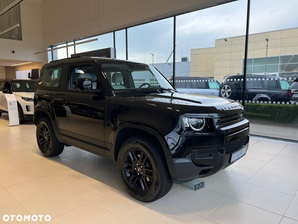 Land Rover Defender - 2