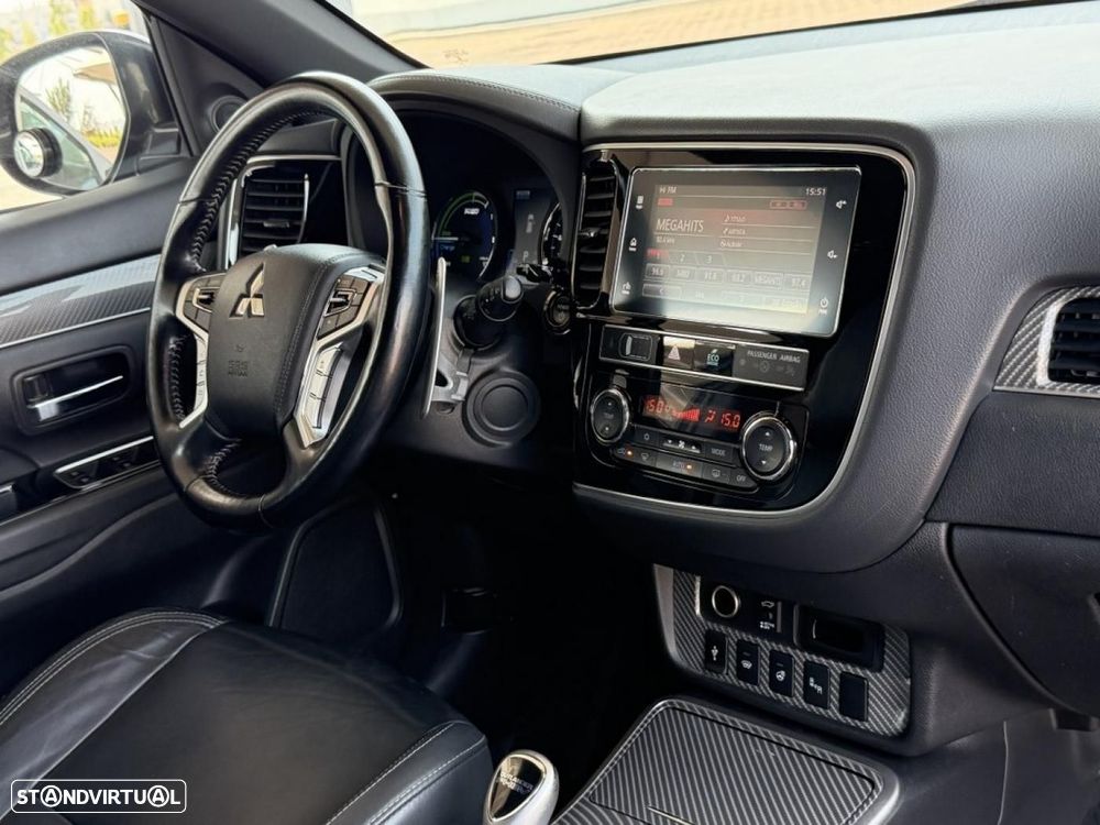 Mitsubishi Outlander 2.0 Instyle Navi - 23