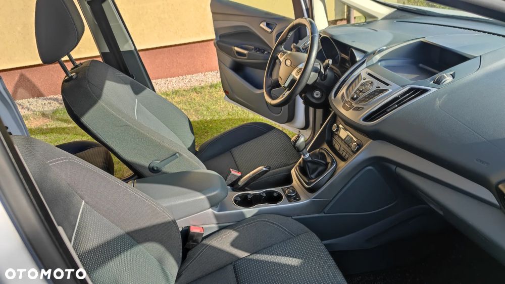 Ford Grand C-MAX - 24