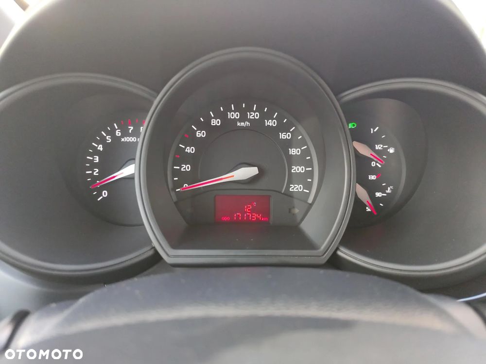 Kia Rio 1.4 M - 14