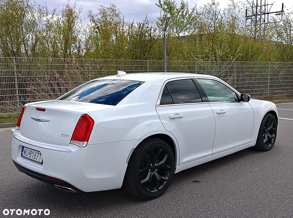 Chrysler 300 - 8