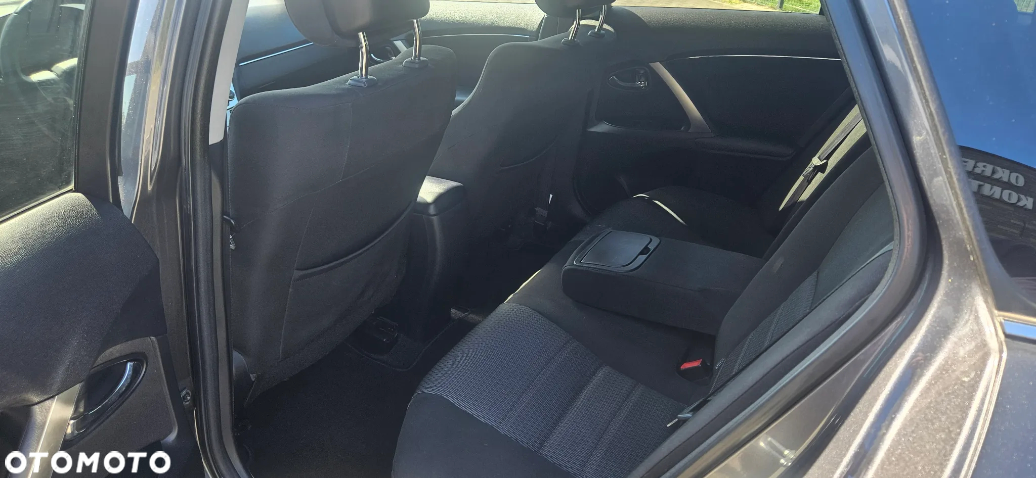 Toyota Avensis Combi 1.8 Edition - 16