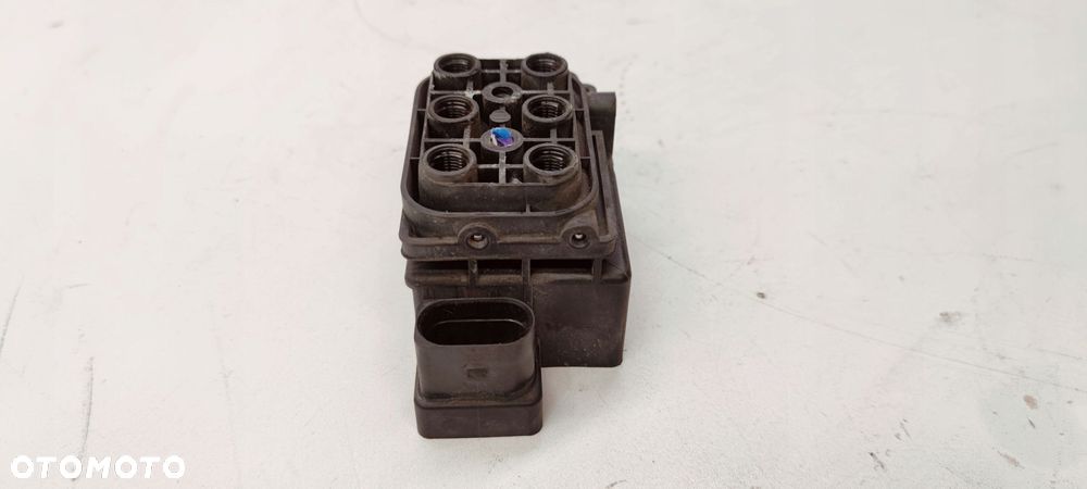ROZDZIELACZ PNEUMATYKI AUDI Q7 4L 15-1524-00082 - 4