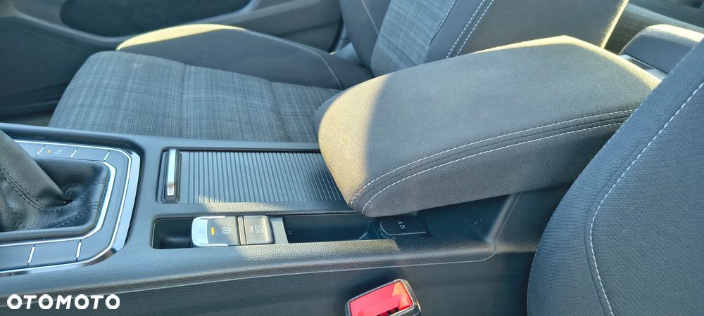 Volkswagen Passat 1.5 TSI EVO Business - 28