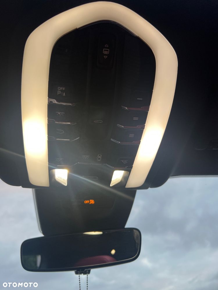 Porsche Macan - 28