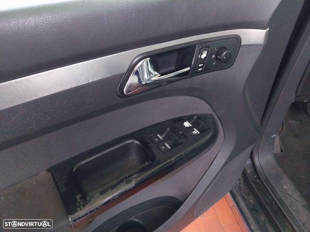 VW Touran 2.0 TDI Trendline 7L - 3