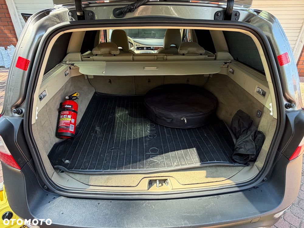 Volvo XC 70 - 30