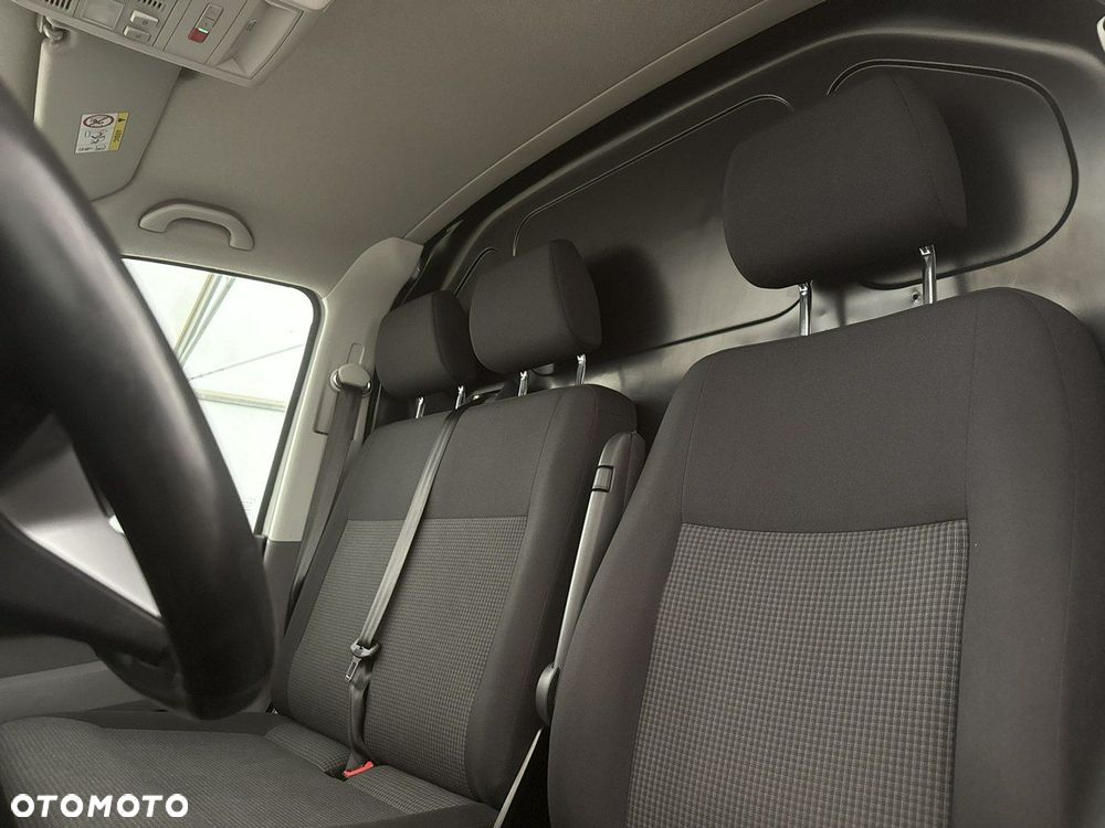 Volkswagen Transporter - 11