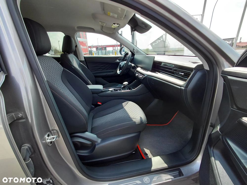 MG HS 1.5 T-GDI Excite DCT - 23