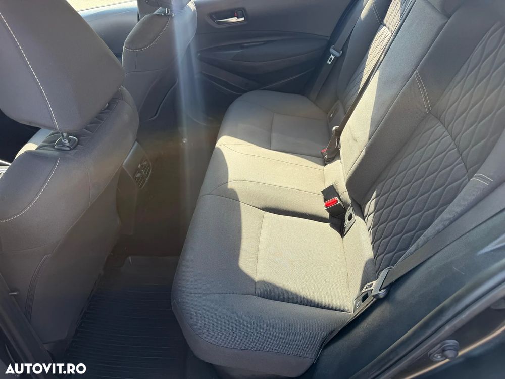 Toyota Corolla 1.8 HSD Business - 13