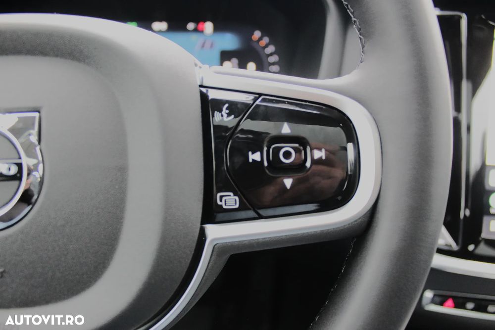 Volvo V60 B4 B DKG Plus Dark - 17