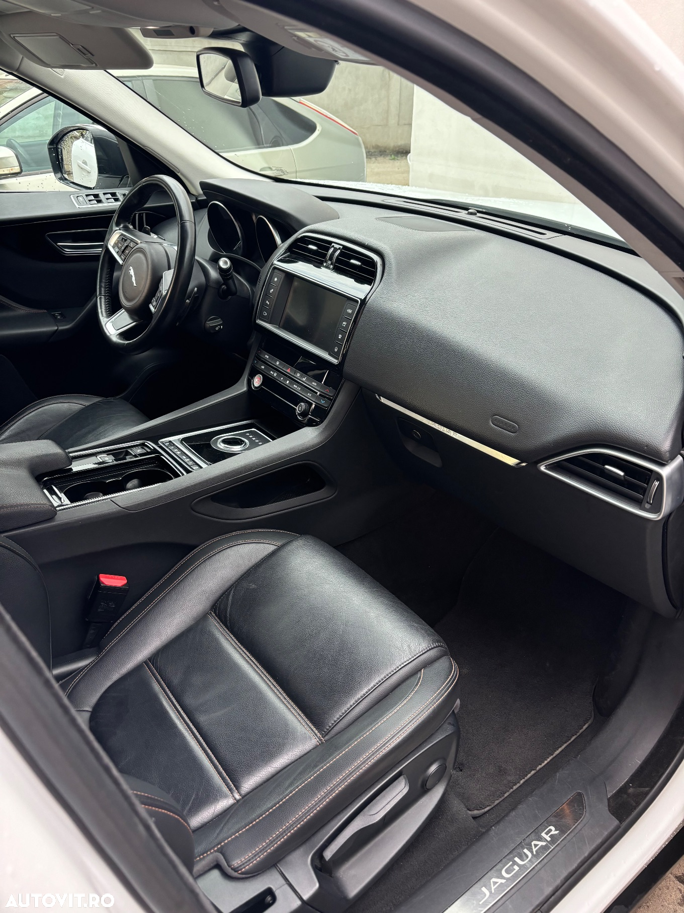 Jaguar F-Pace - 9