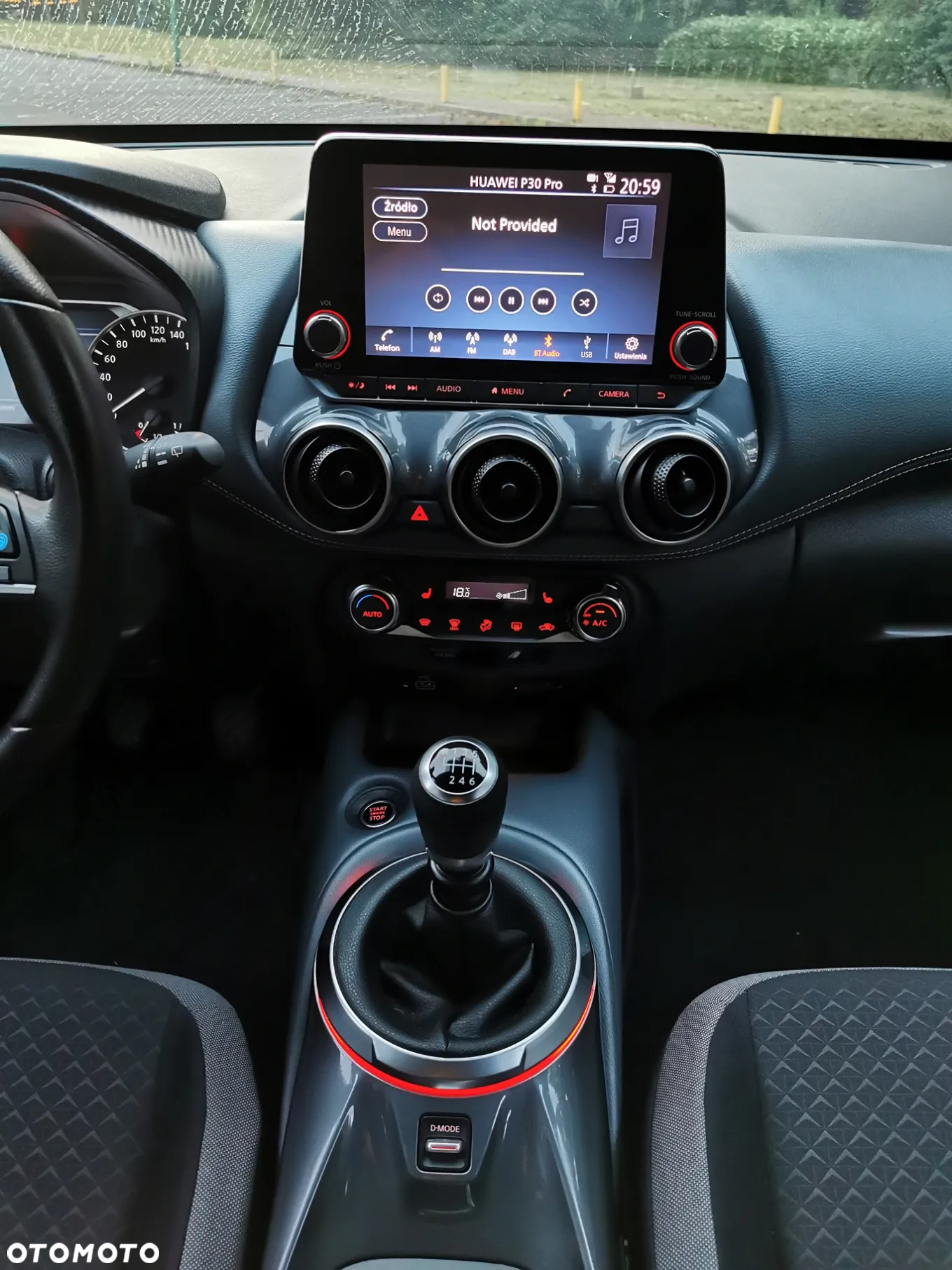 Nissan Juke 1.0 DIG-T N-Connecta - 29