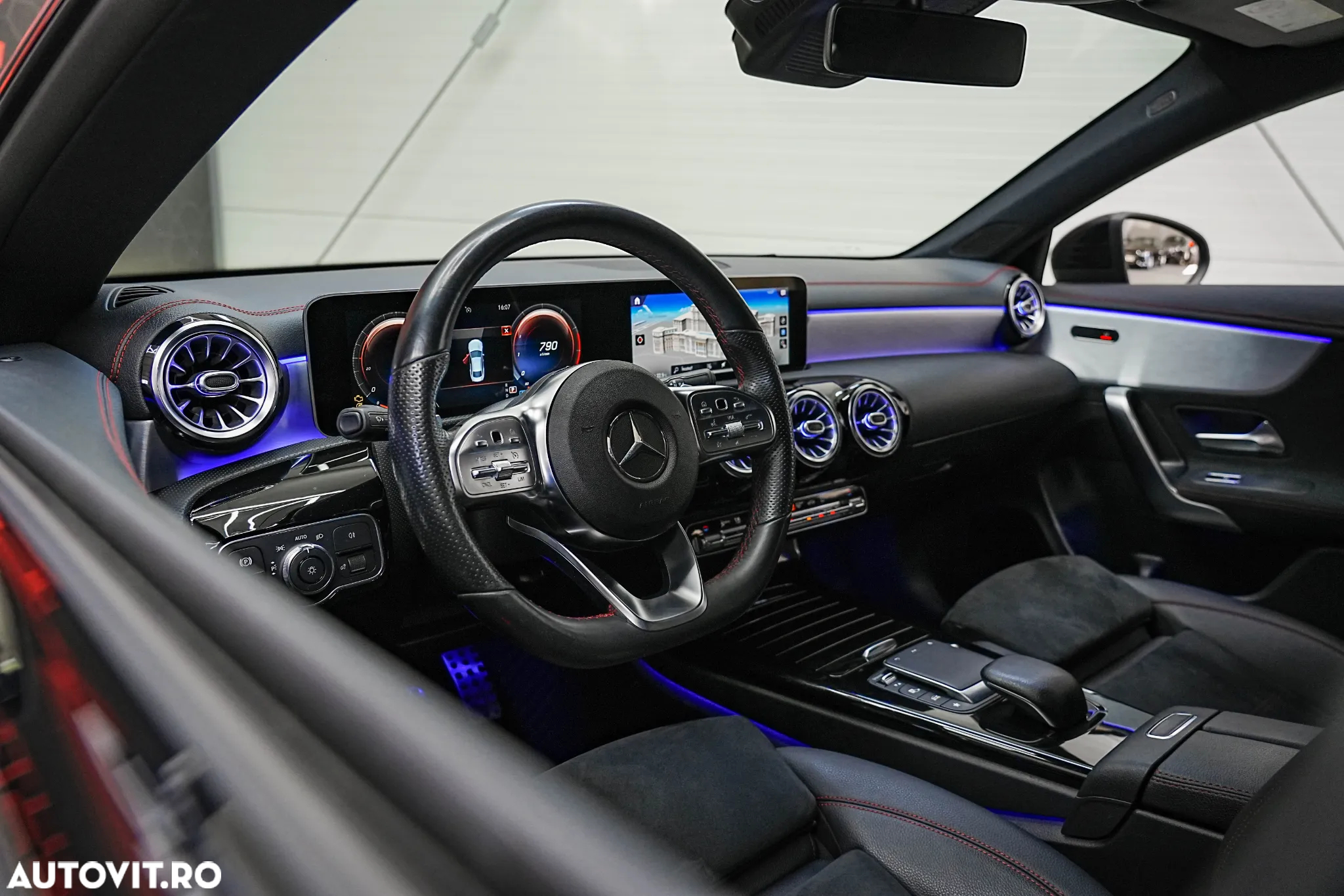 Mercedes-Benz CLA - 12