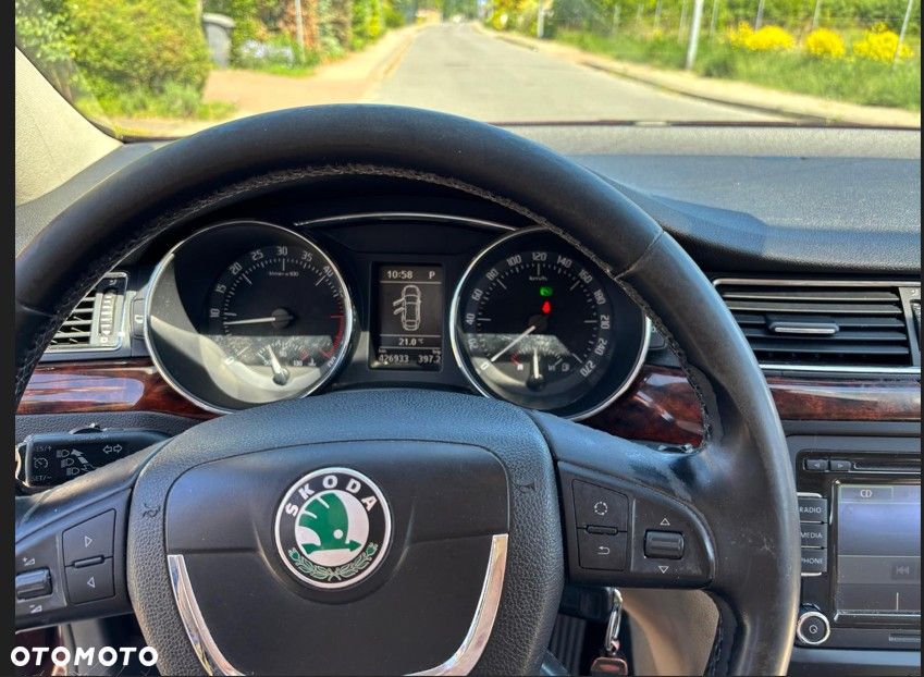Skoda Superb 2.0 TDI Elegance DSG - 11