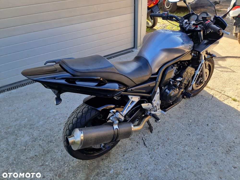 Yamaha FZS - 10