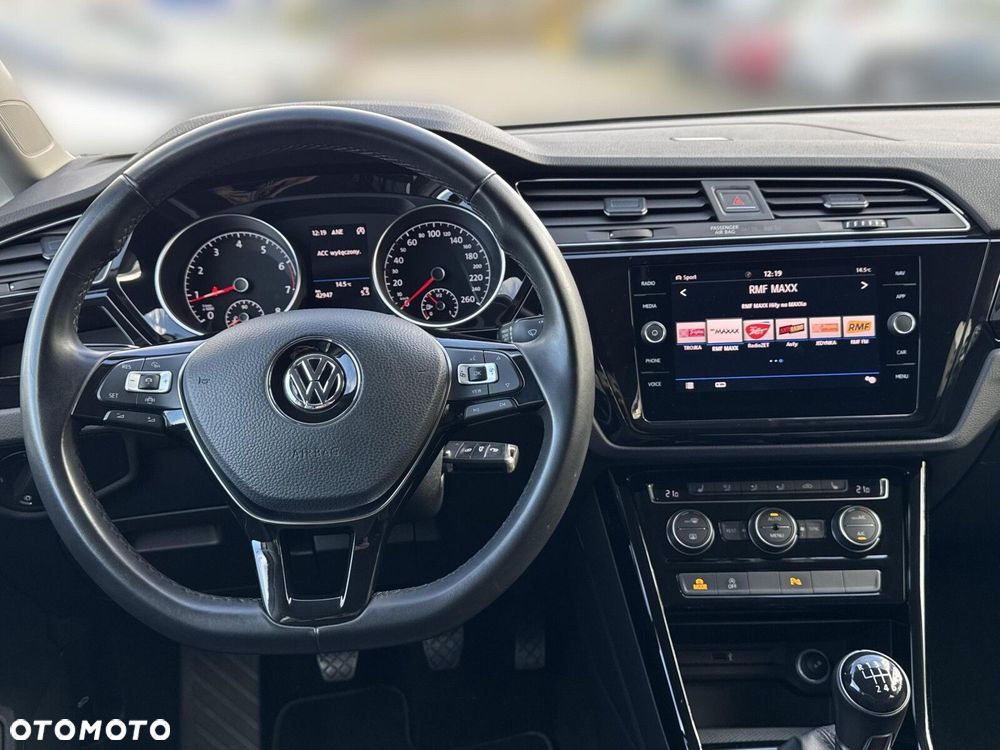 Volkswagen Touran 1.5 TSI EVO Highline - 15