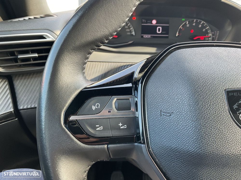 Peugeot 2008 1.2 PureTech Active Pack - 37