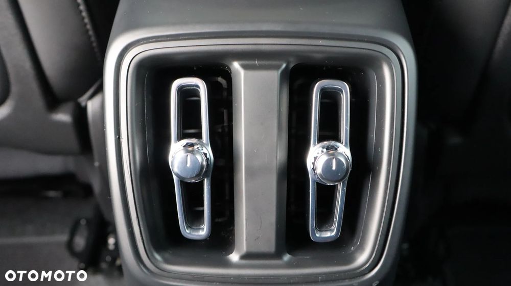 Volvo XC 40 82kWh Recharge Twin AWD Plus - 18