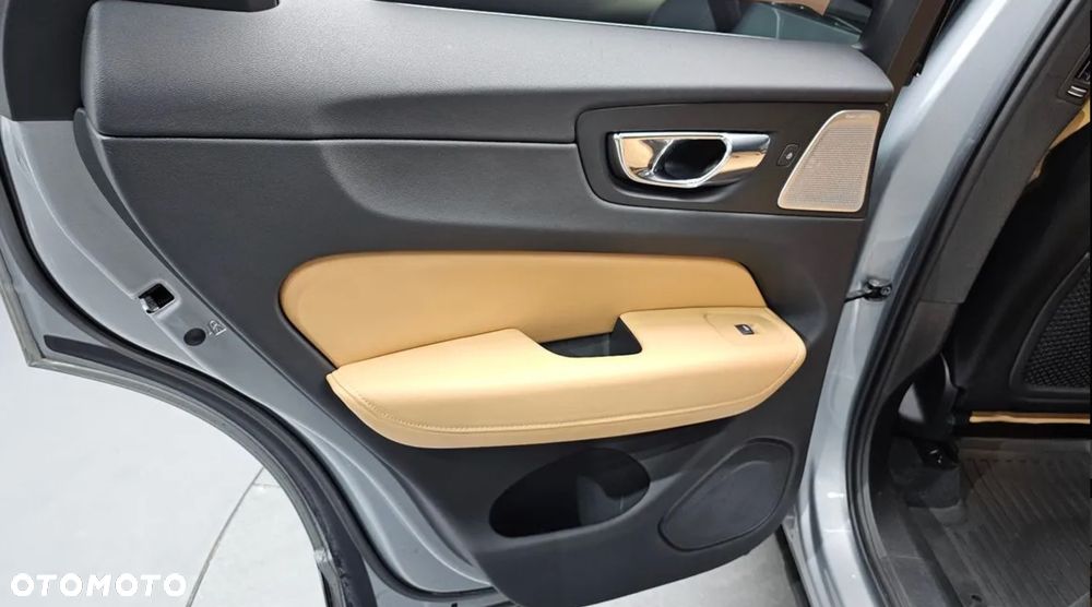Volvo XC 60 D5 SCR AWD Inscription - 21