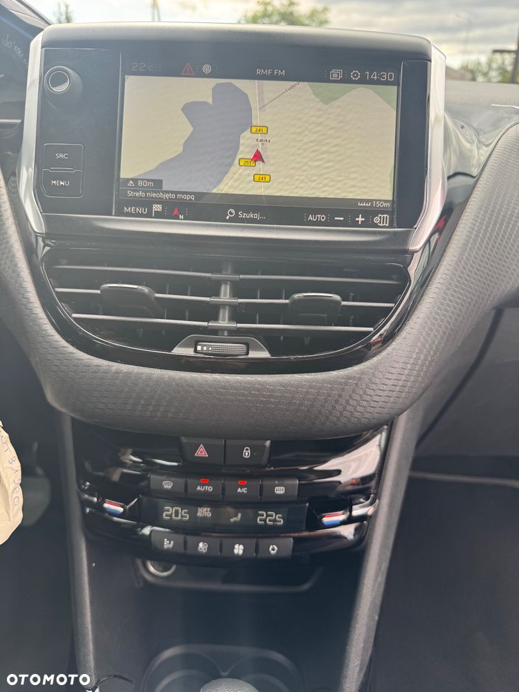 Peugeot 2008 1.2 Pure Tech GPF Allure S&S EAT6 - 20