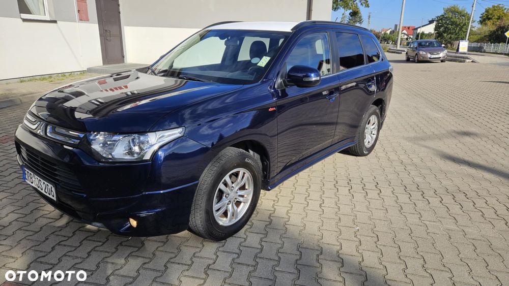 Mitsubishi Outlander 2.2 DI-D 2WD Plus - 4