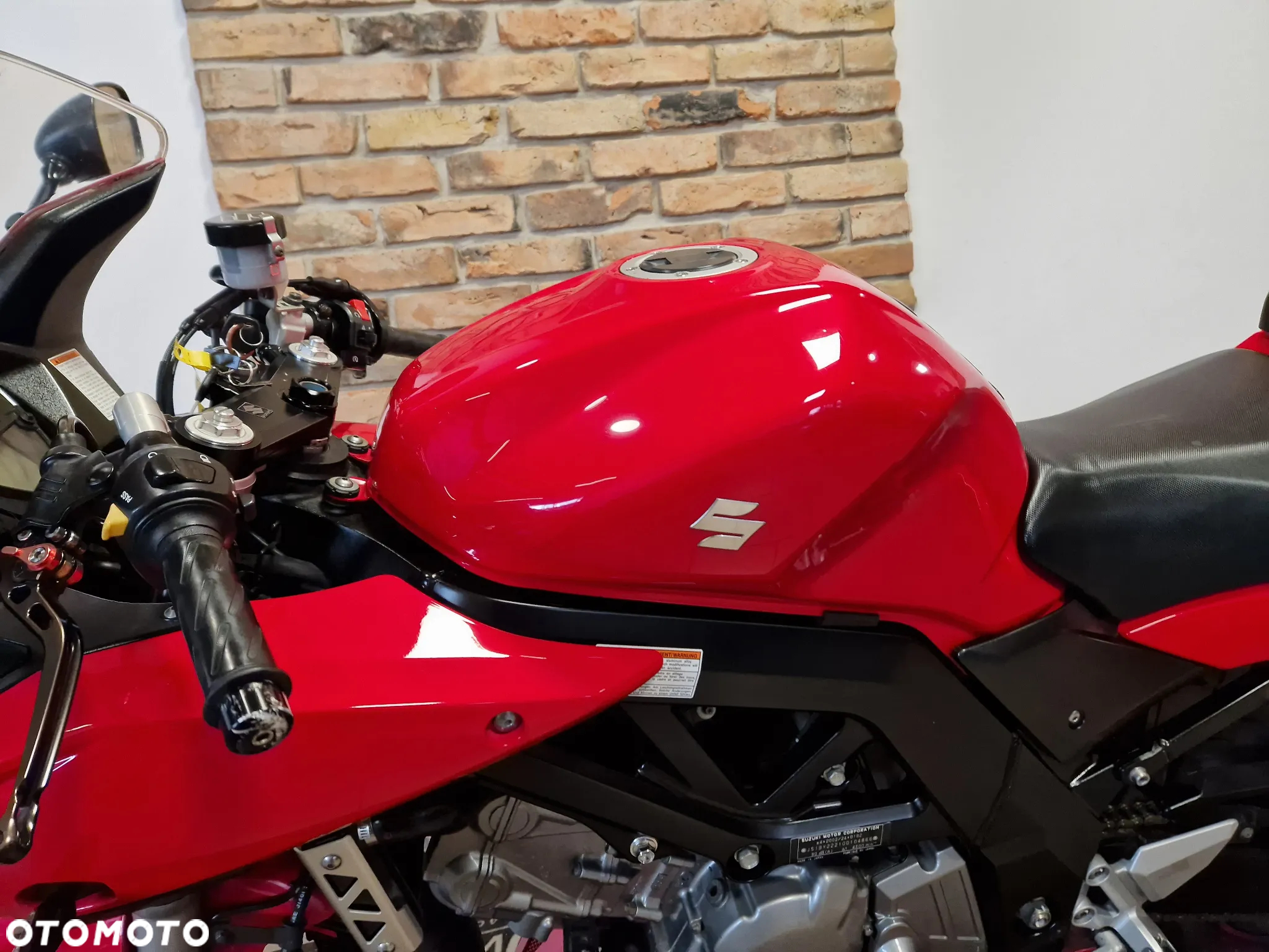 Suzuki SV - 33