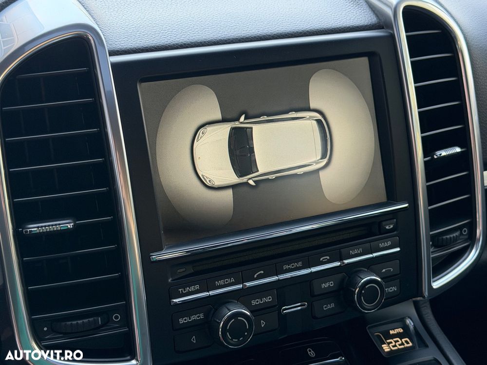 Porsche Cayenne Tiptronic S - 26