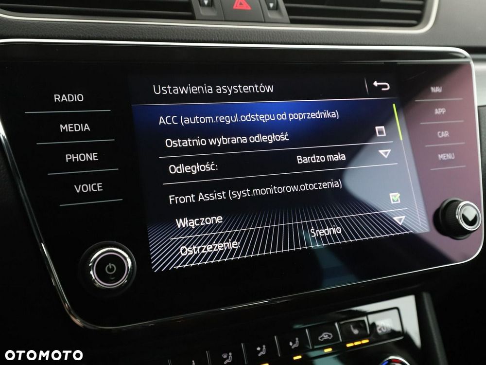 Skoda Superb 2.0 TDI SCR Style DSG - 27