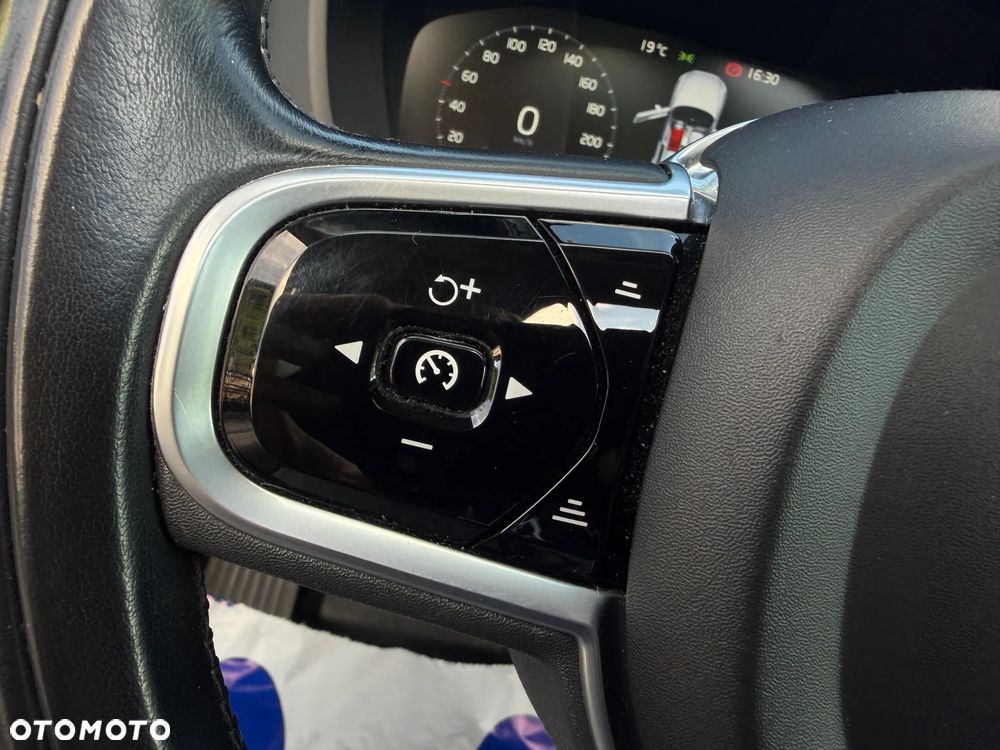 Volvo XC 60 T8 AWD Plug-In Hybrid Inscription - 24