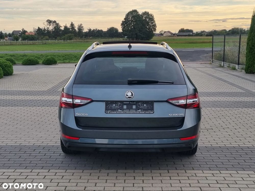 Skoda Superb Combi 2.0 TDI DSG Ambition - 6
