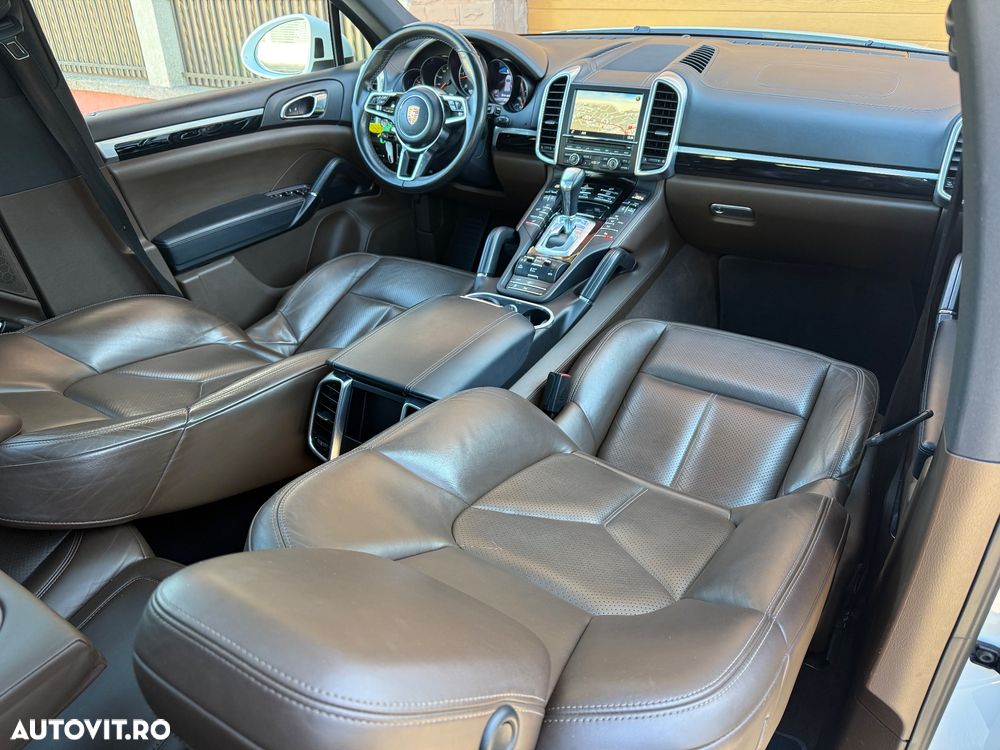 Porsche Cayenne - 10