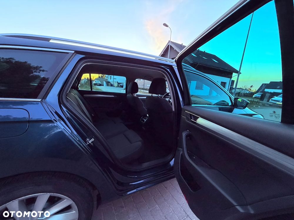 Skoda Superb 2.0 TDI SCR Ambition DSG - 14