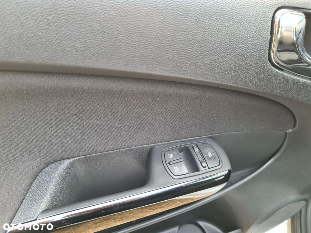 Opel Corsa 1.4 16V Edition - 12