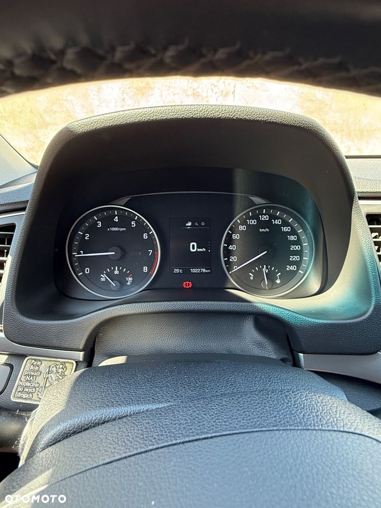 Hyundai Elantra 1.6 Comfort - 11