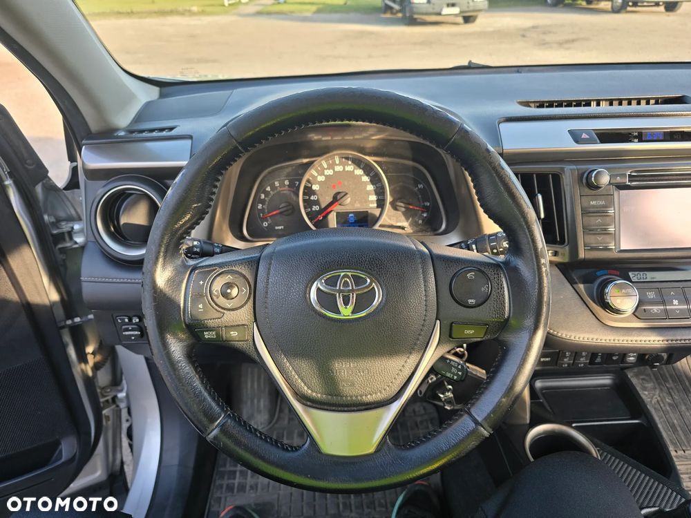 Toyota RAV4 2.2 D-4D Premium - 9