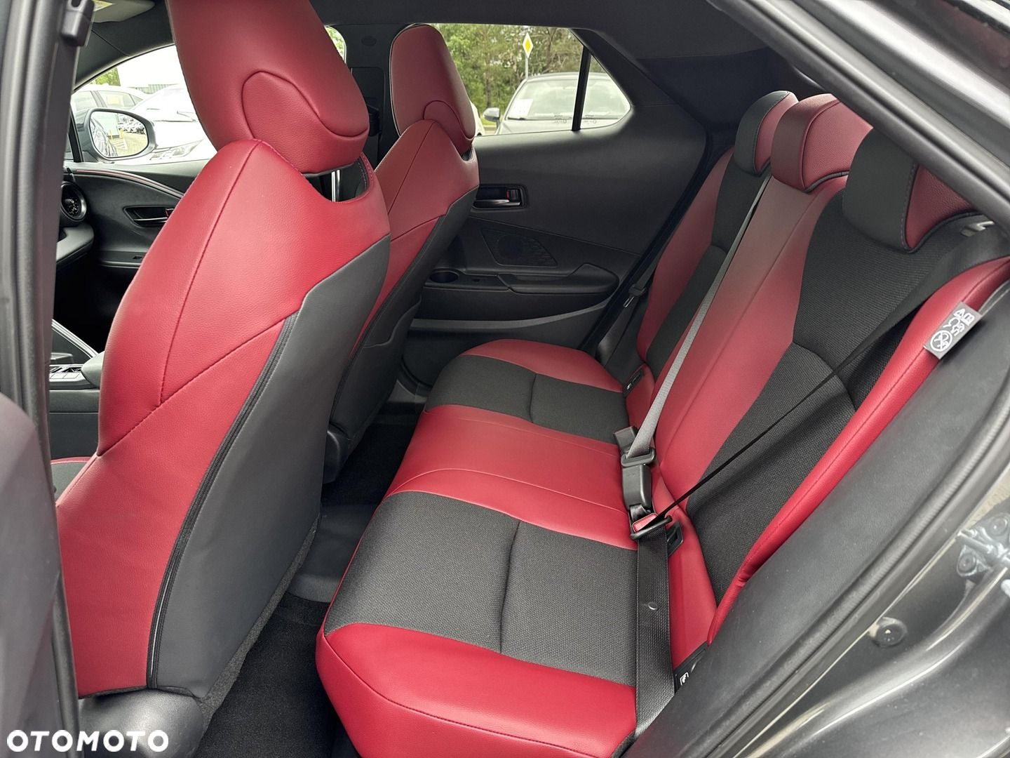 Toyota C-HR - 14
