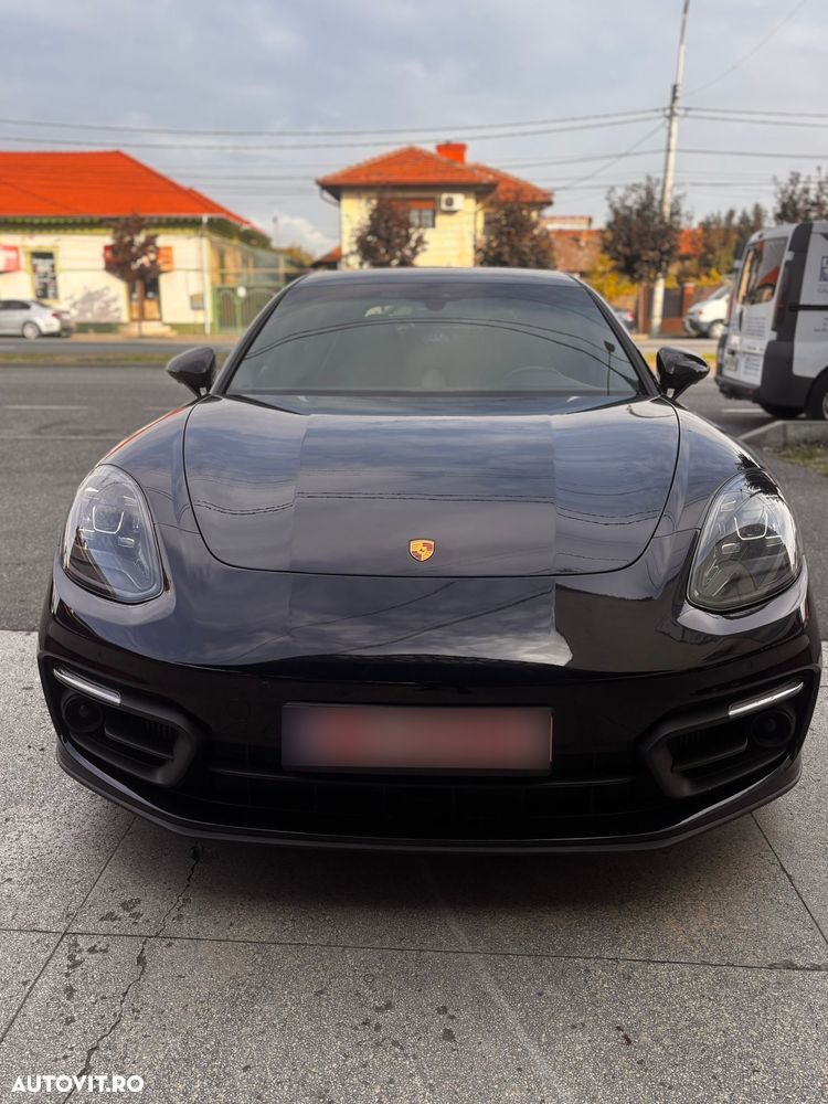 Porsche Panamera 4 E-Hybrid - 1
