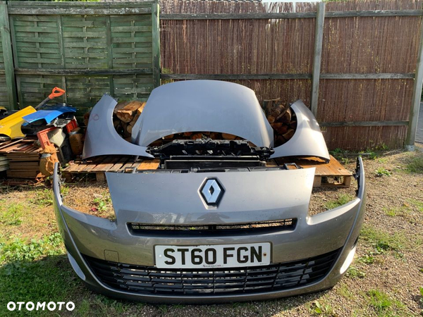 Renault GrandScenic przedni prawy błotnik