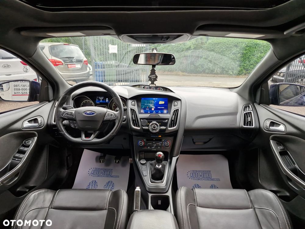 Ford Focus 2.0 EcoBoost ST mit Leder-Exclusiv-Paket - 24