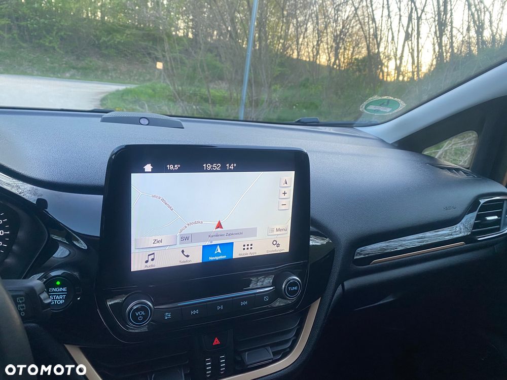 Ford Fiesta 1.0 EcoBoost S&S TITANIUM X - 36