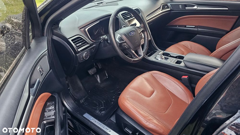 Ford Fusion - 18