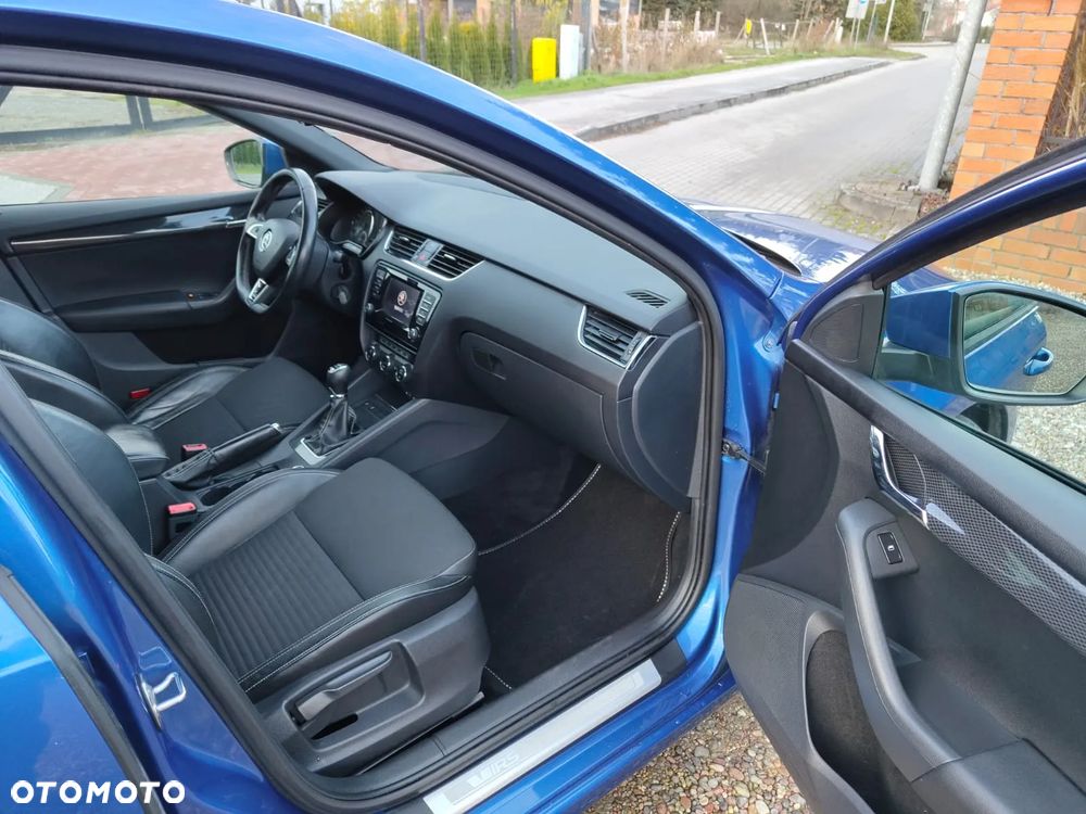 Skoda Octavia Combi 2.0 TDI RS - 7