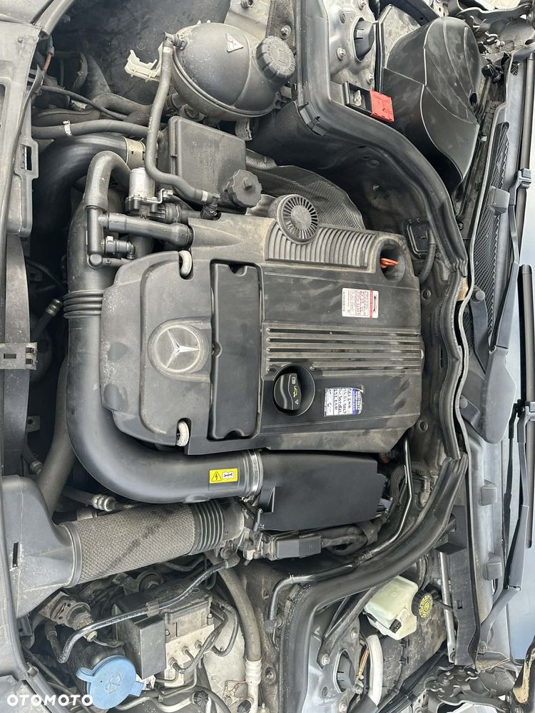 Mercedes-Benz Klasa C 200 CGI Automatik BlueEFFICIENCY Avantgarde - 13