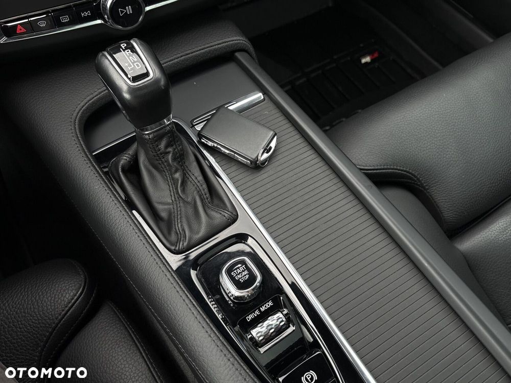 Volvo S90 - 25
