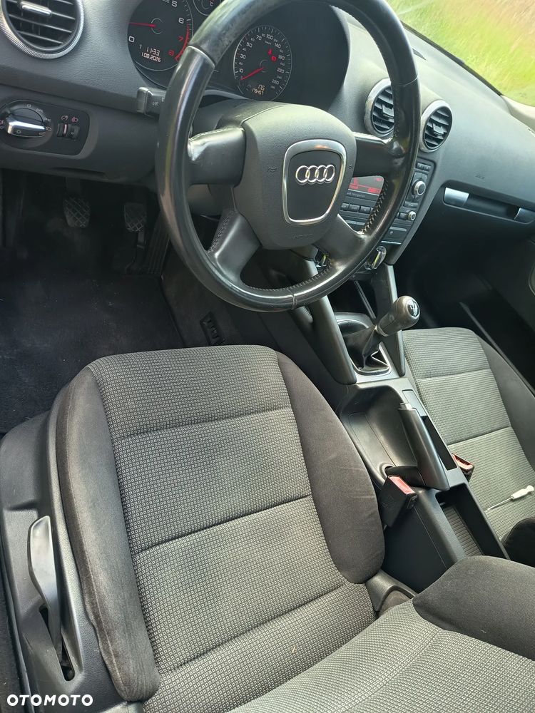 Audi A3 Sportback 1.6 Ambiente - 6
